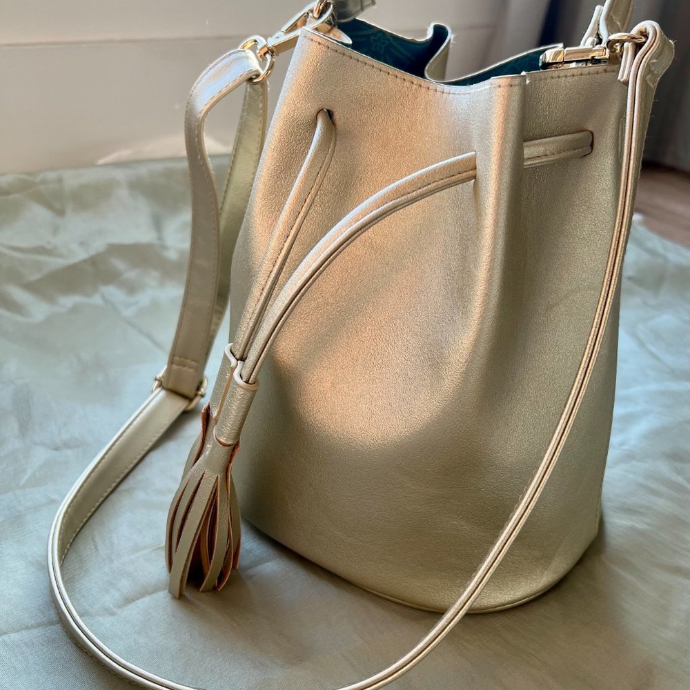 Gold Purse - Picture 3 of 3